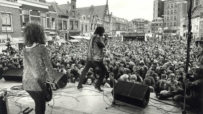 Bevrijdingspop op 5 mei 1987 tegen discriminatie op de Botermarkt