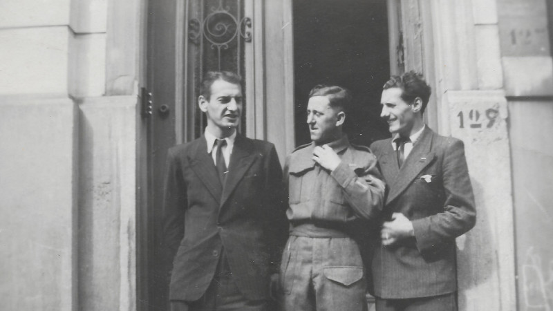 Emile Genie, de Britse piloot en Jules Genie, juli '45