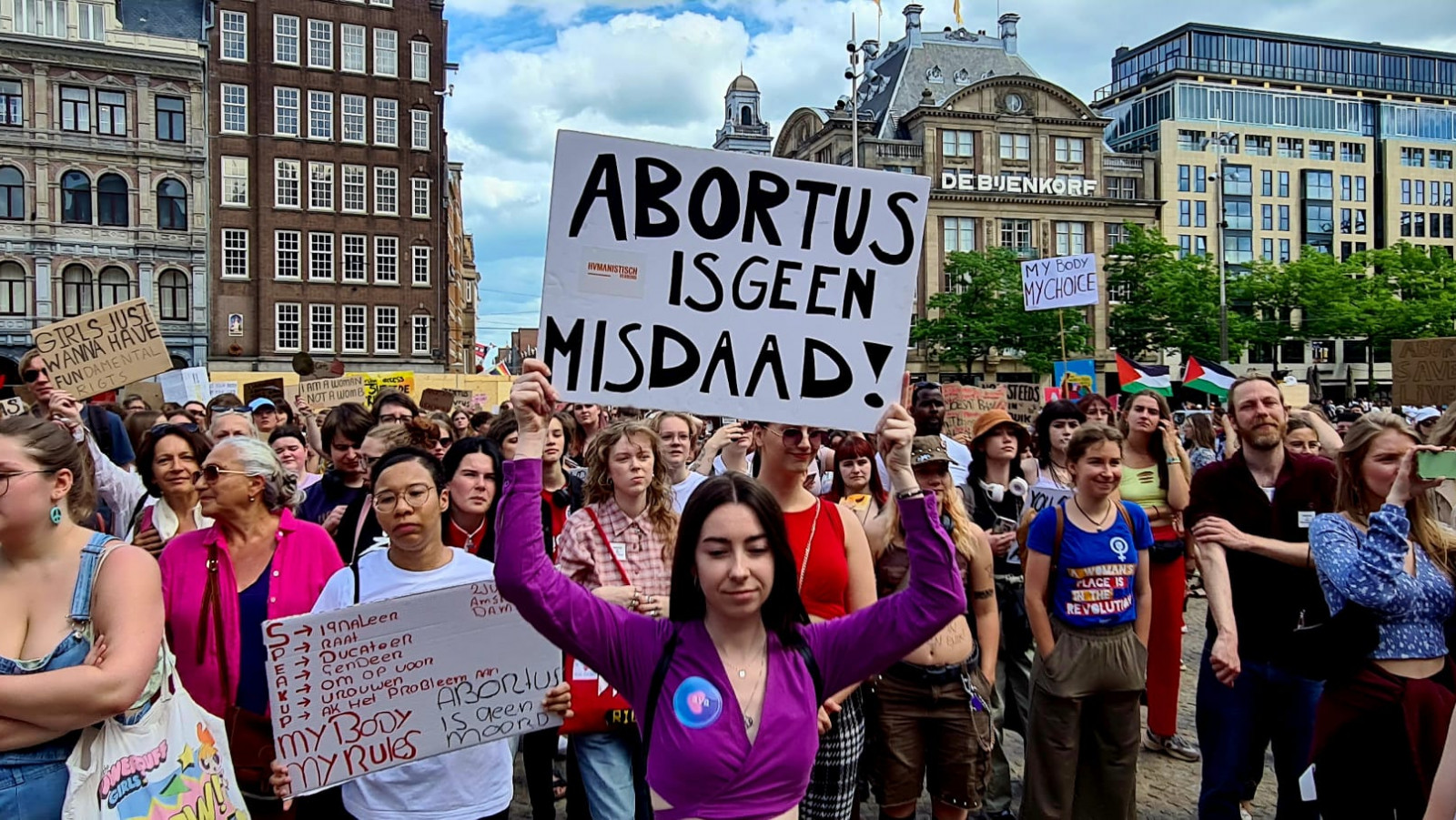 Honderden demonstranten op de Dam voor abortusrecht Honderden demonstranten op de Dam voor abortusrecht