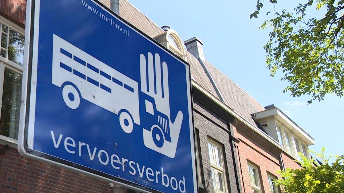 Mysterie van vervoersverbod-bord in Amsterdam ontrafeld: vogelgriep vastgesteld in Watergang