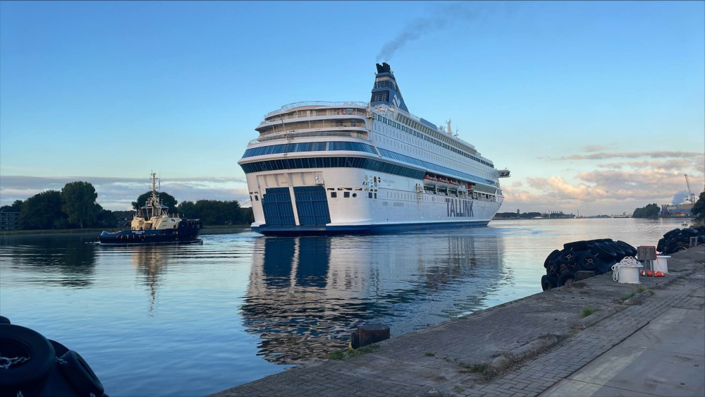 Asylum ship Silja Europa: Departure from Velsen-Noord and Controversies Surrounding its Stay