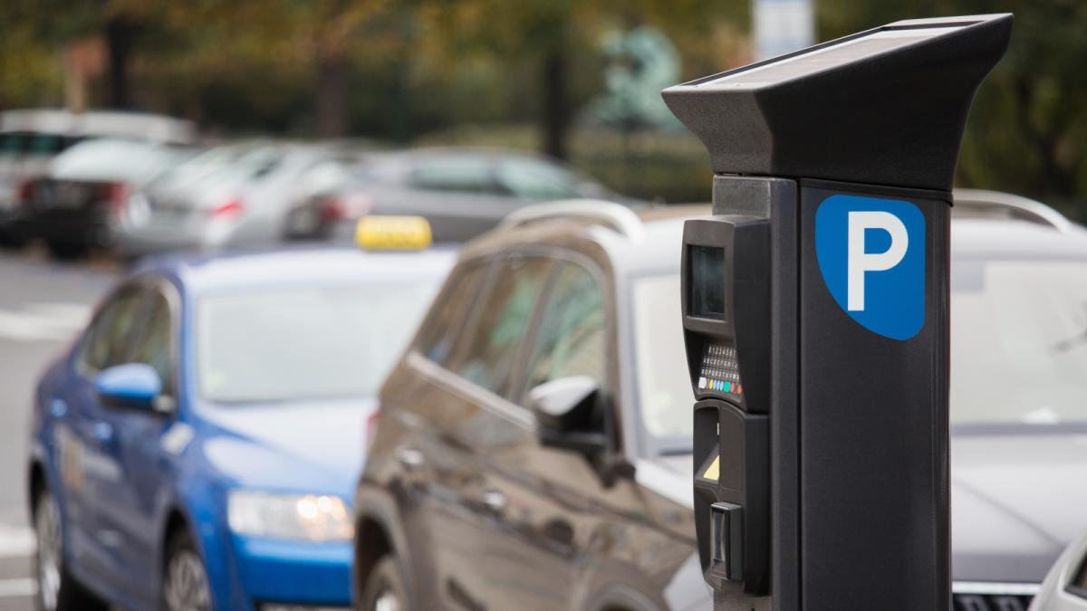 Hilversum past parkeerregels wéér aan: hier wordt parkeren flink goedkoper