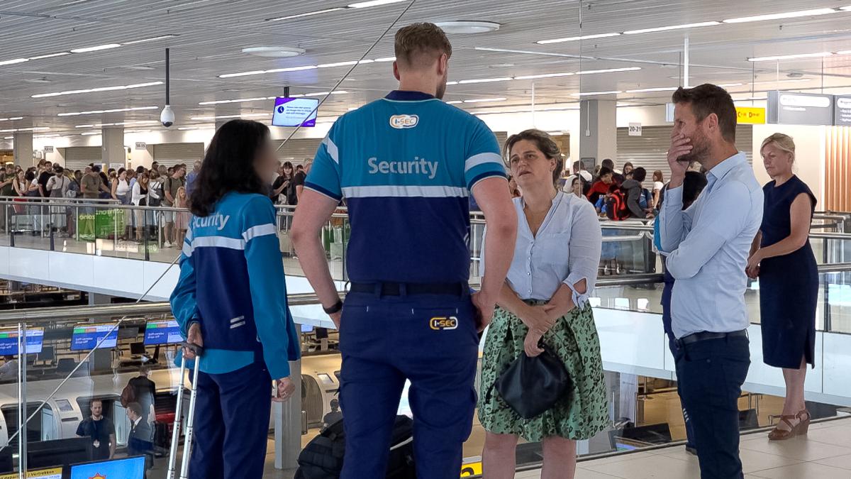Bonden bereiden nieuwe acties van beveiligers op Schiphol voor