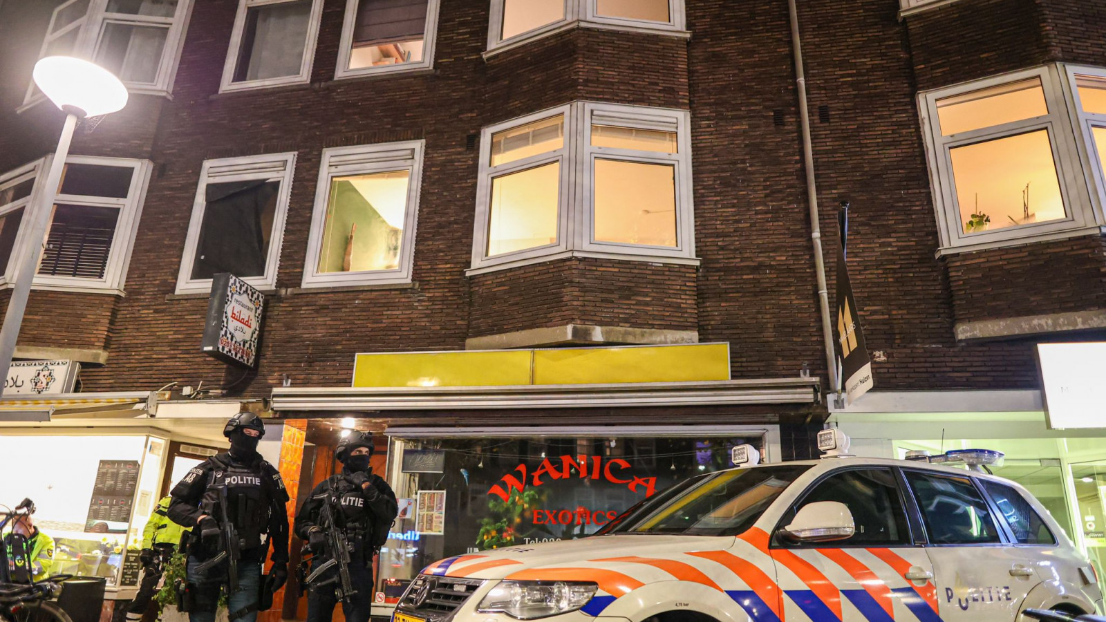 Politieinval Jan van Galenstraat