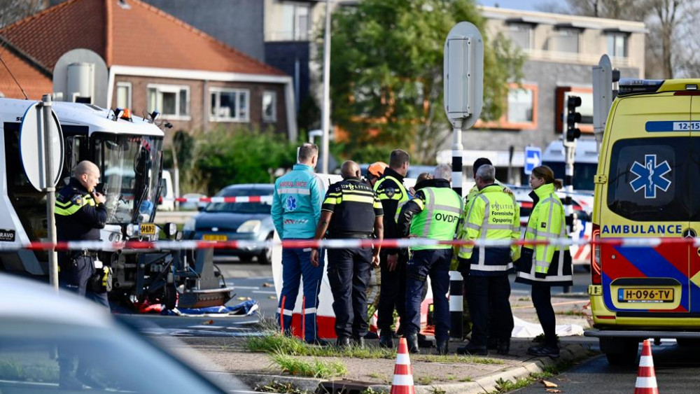 Alkmaarse overleden na aanrijding met vrachtwagen in Krommenie.