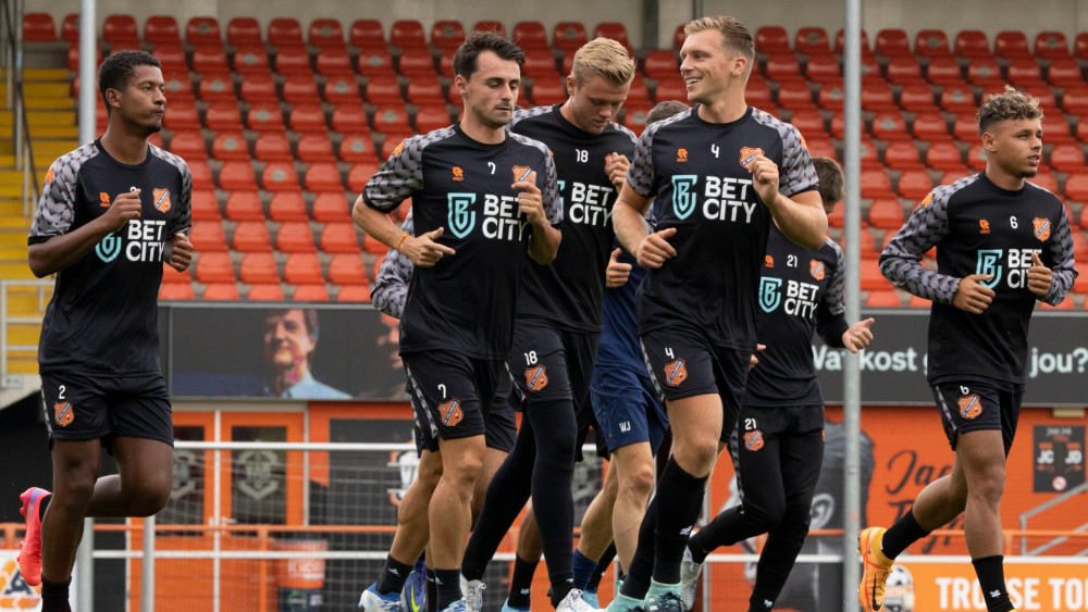 FC Volendam Hervat Training Zonder Geblesseerde Jonk En Boekt ...