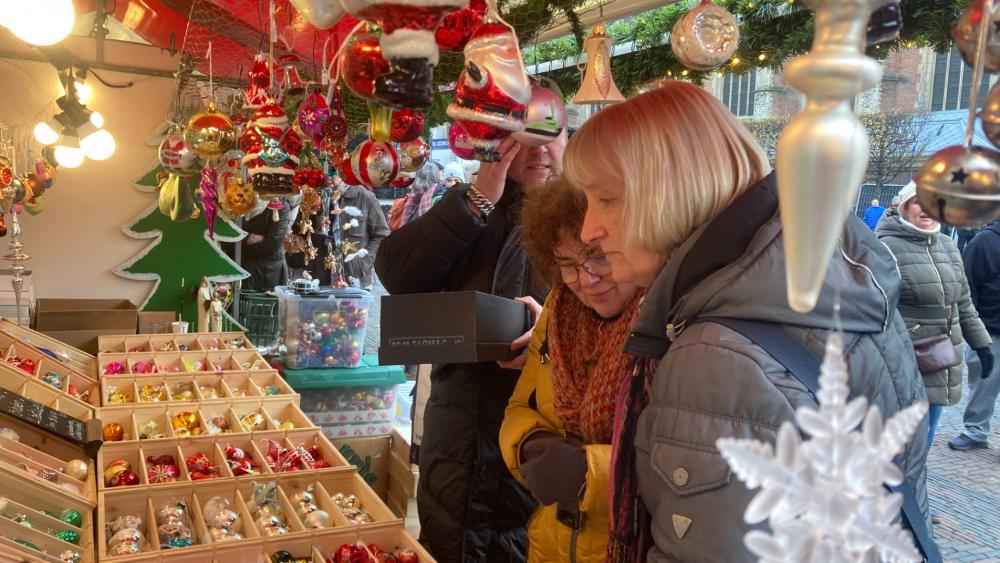 Kerstballen, Kadootjes, Knoflook En Kersttruien: Haarlem Dé Hoofdstad Van  Kerst 2022 - Nh Nieuws