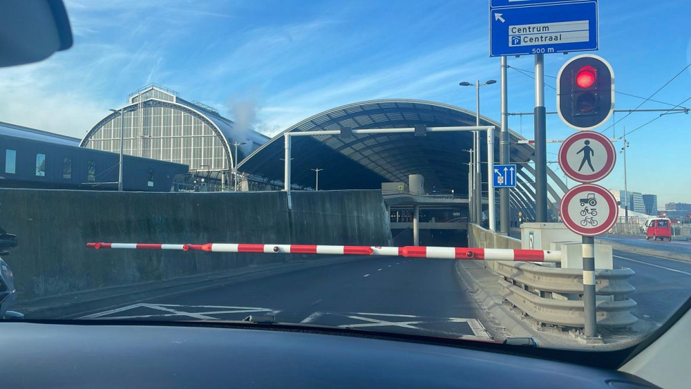 Michiel de Ruijter tunnel closed temporarily due to operating system failure