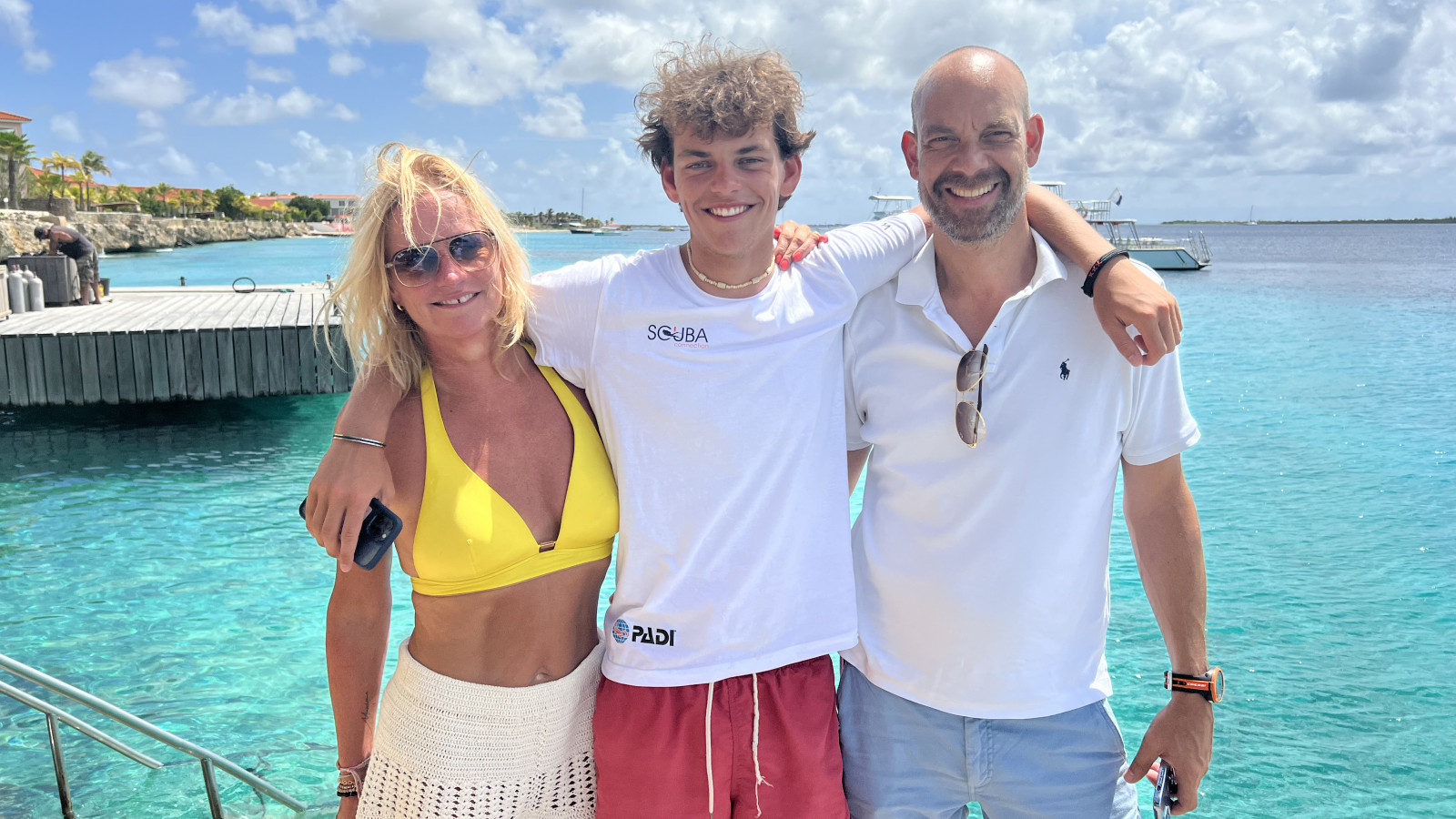 Manu and Minu visit their son Luka in Bonaire