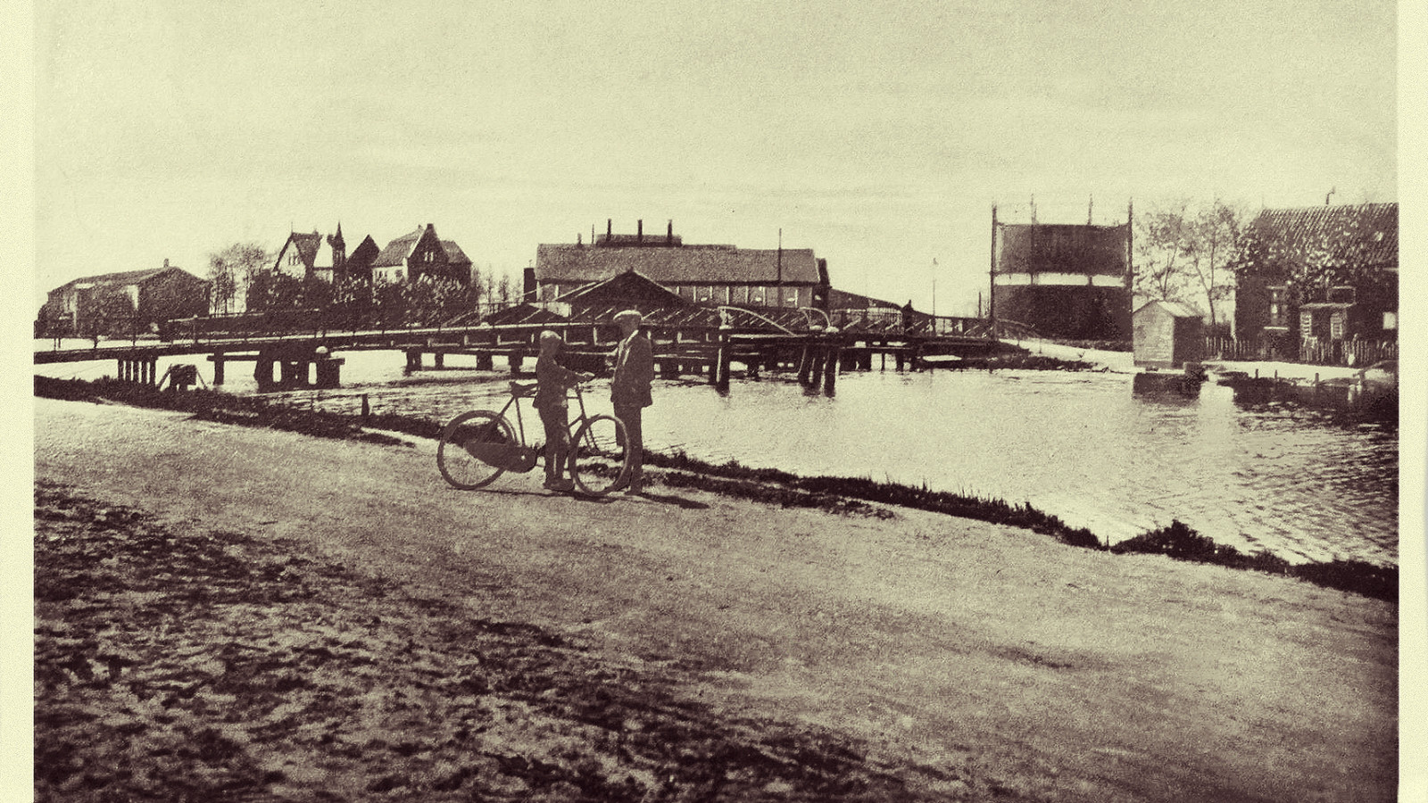 Historische foto van draaibrug over Ringvaart