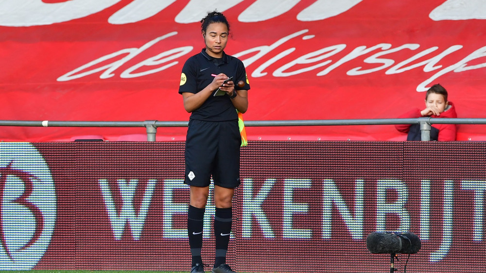 Assistent Scheidsrechter Franca Overtoom Geselecteerd Voor WK