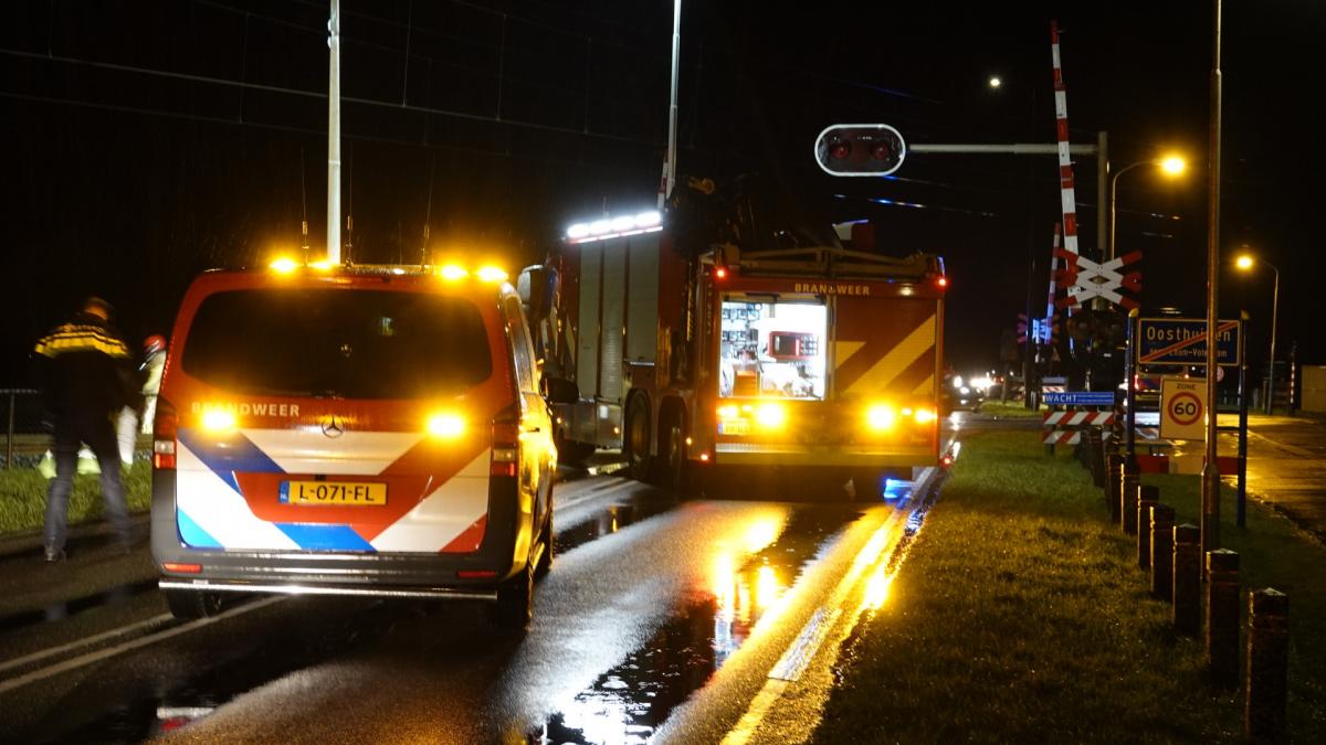 Auto spoorloos na botsing met trein in Oosthuizen: 