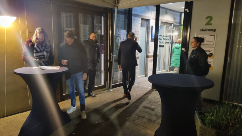 Burgemeester Dales gaat in gesprek met Velsen-Noorders