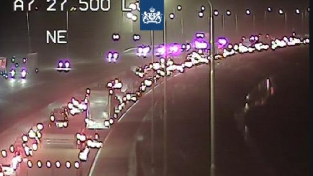 Kilometers file op de A7 tussen Hoorn en Purmerend door ongeval. Kilometers file op de A7 tussen Hoorn en Purmerend door ongeval.