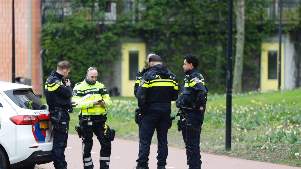 Tiener Neergestoken In Amsterdam-Zuidoost En Overgebracht Naar ...