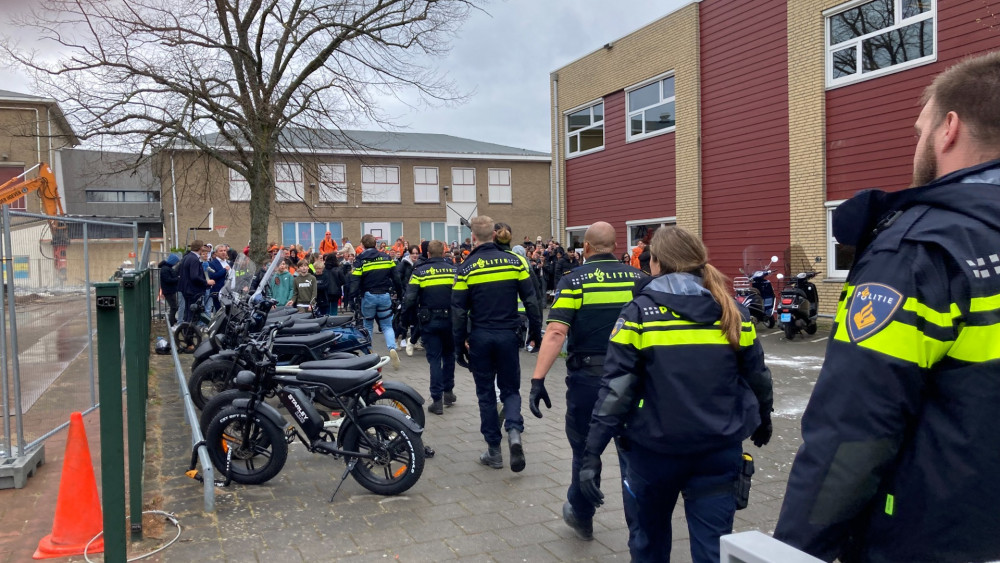 Politie over eindexamenstunts: “Heb een leuke dag en houd het voor iedereen gezellig”