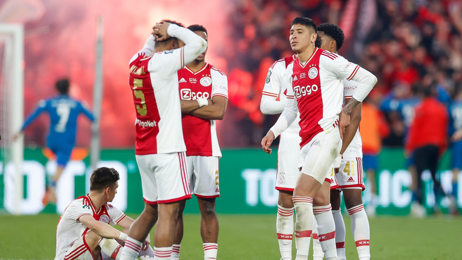 PSV wint na strafschoppen van Ajax in bekerfinale vol irritaties en  opstootjes