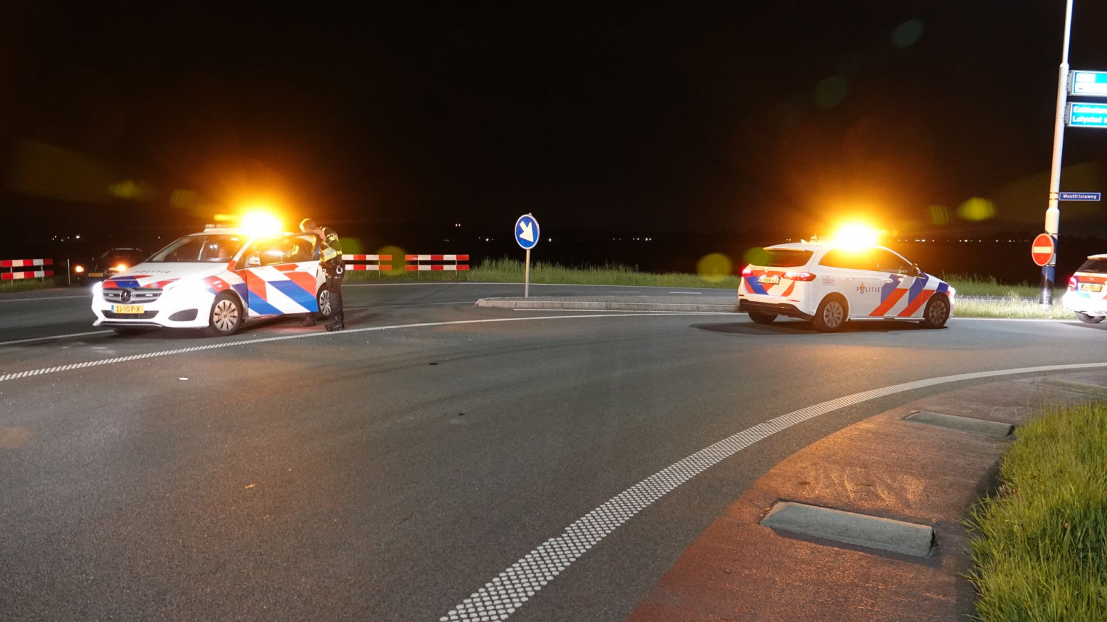 29jarige Andijker belandt met auto ondersteboven onderaan dijk N307