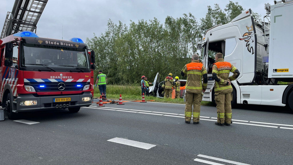 Ernstig ongeval op Westfrisiaweg in Enkhuizen, weg in beide richtingen afgesloten.