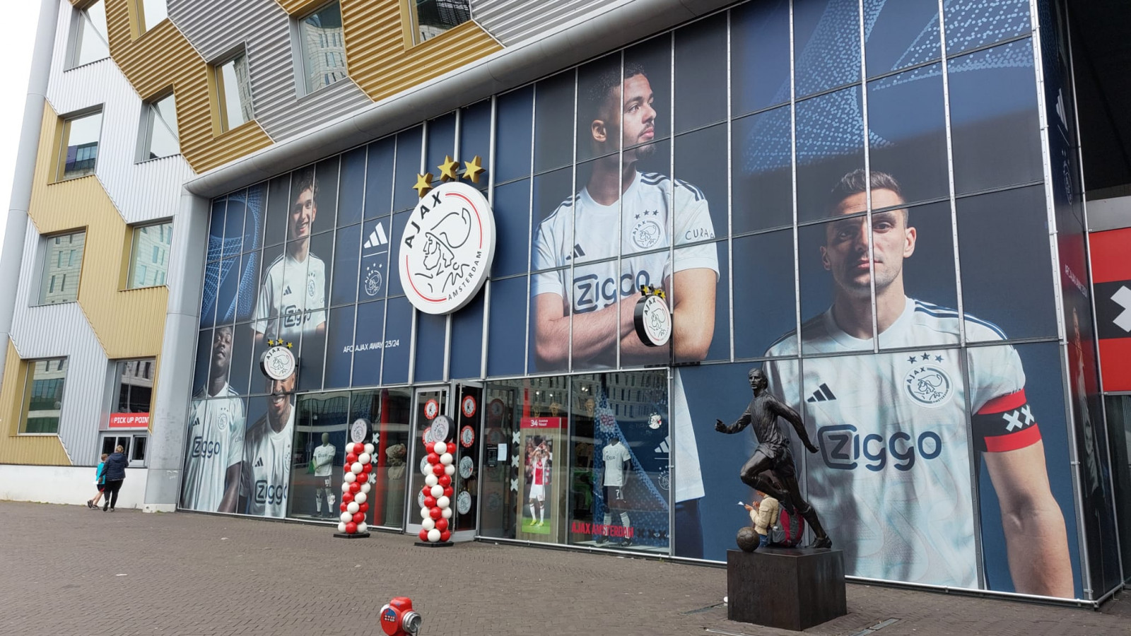 Weinig reuring bij Johan Cruijff Arena op dag vertrek Van der Sar