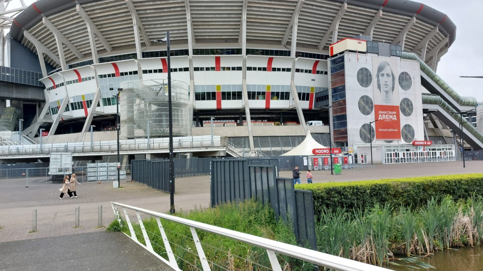 Weinig reuring bij Johan Cruijff Arena op dag vertrek Van der Sar