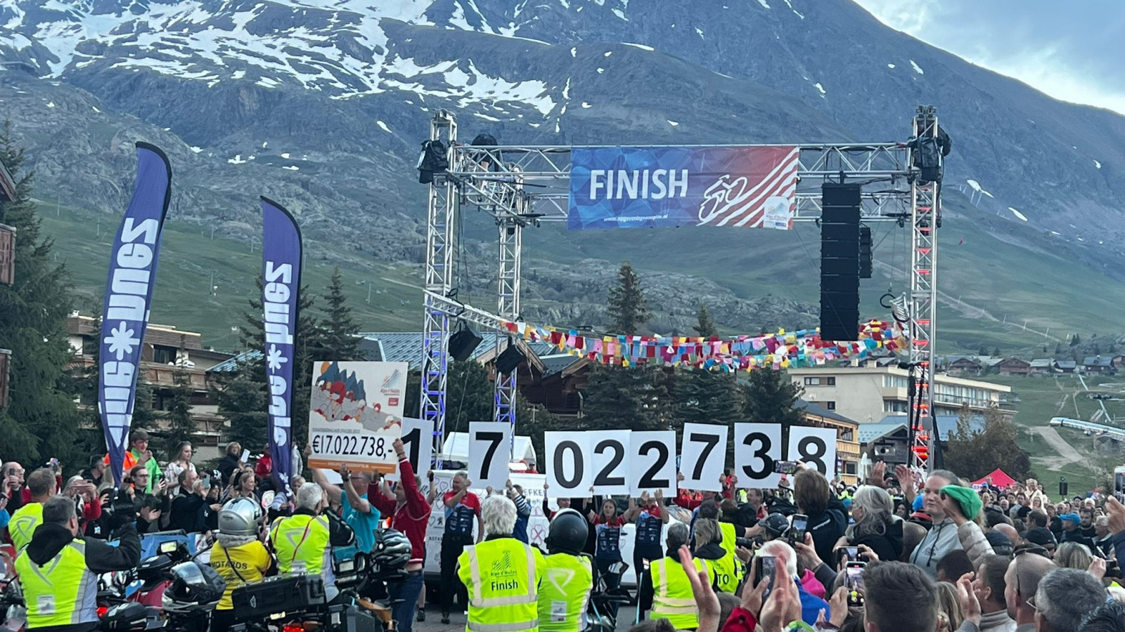 TERUGKIJKEN⏪ Het trotseren van Alpe d'HuZes levert meer dan 17 miljoen euro op NH Nieuws TERUGKIJKEN⏪ Het trotseren van Alpe d'HuZes levert meer dan 17 miljoen euro op NH Nieuws