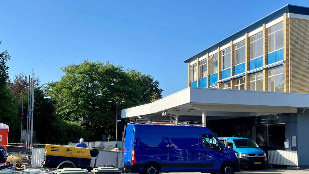 Tankstation van Tinq op hoek Loosdrechtseweg en Bodemanstraat Hilversum