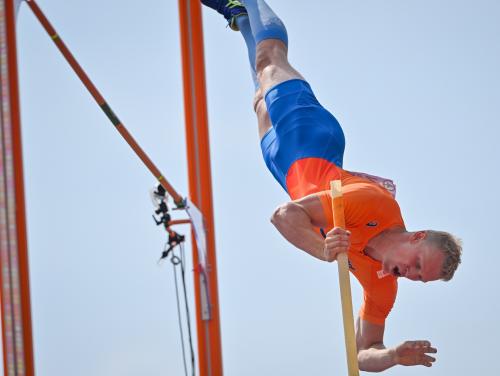 Knappe zege polsstokhoogspringer Menno Vloon op EK voor landenteams