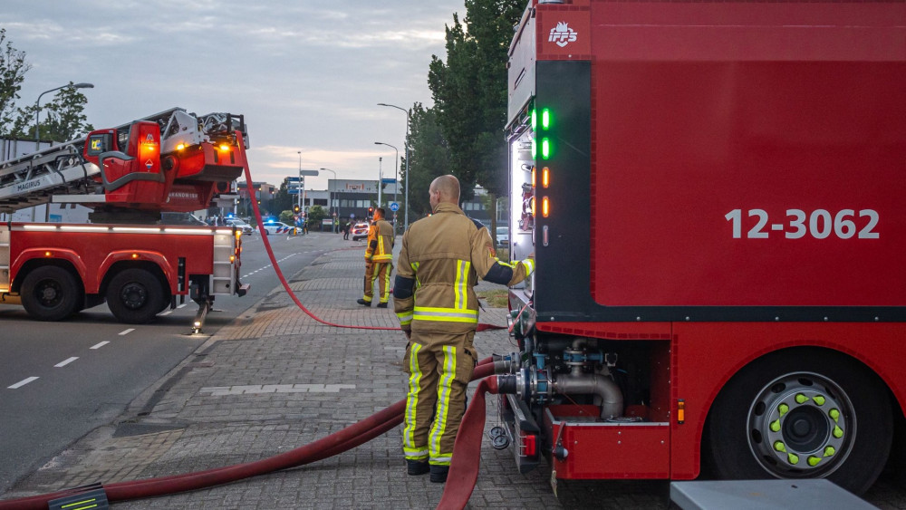 The Fire Brigade Extinguishes Blaze at Otelli Ice Cream and Patisserie Supplier, Resulting in Heavy Smoke Release