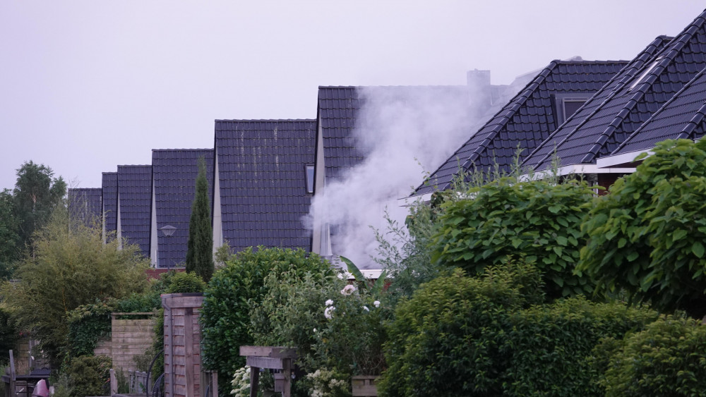 Fire Breaks Out in Garage at House on Inlaagdijk in Zwaag: One Injured