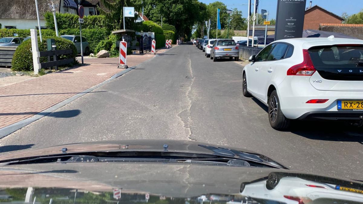 Boze Loosdrechters strijden al jaren voor veiligere weg: 'Wat doet u met onze noodkreten?'