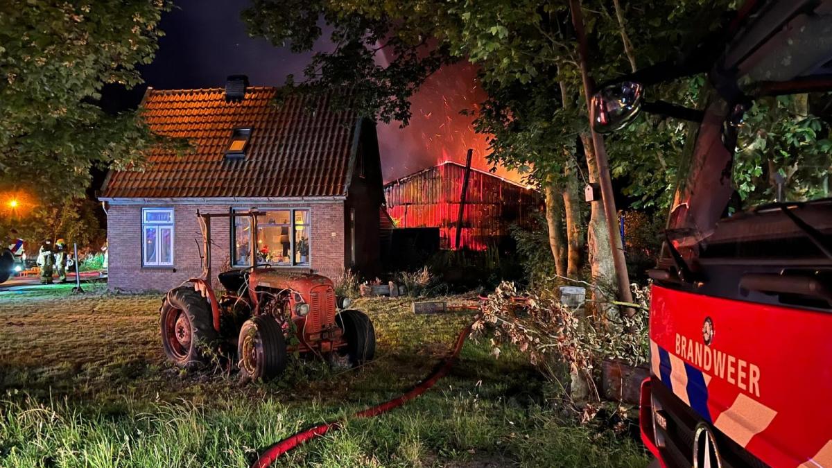 Verwoestende brand op Texel: loods in vlammen opgegaan, op zelfde moment brand in Den Helder