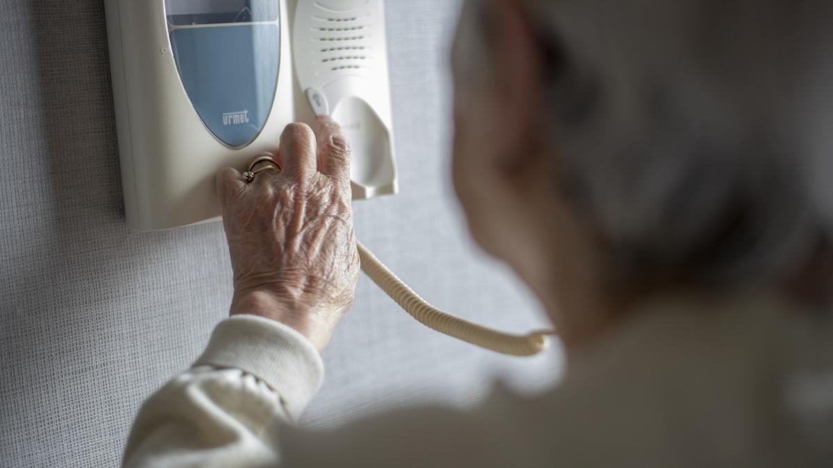 Bejaarden in Den Helder bestolen door 'minderjarig meisje' dat zich voordeed als agent