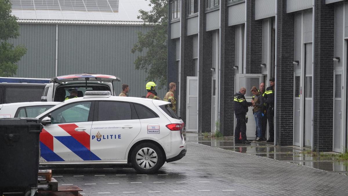 Ketels, branders en jerrycans: opslagplaats voor drugslab gevonden in Zwaagdijk-Oost