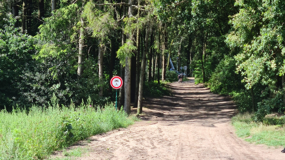 Verboden in te rijden - Woensbergweg