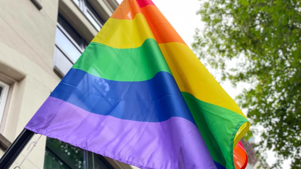 Tips against discrimination and celebrity support: campaign launched following decline in gay acceptance