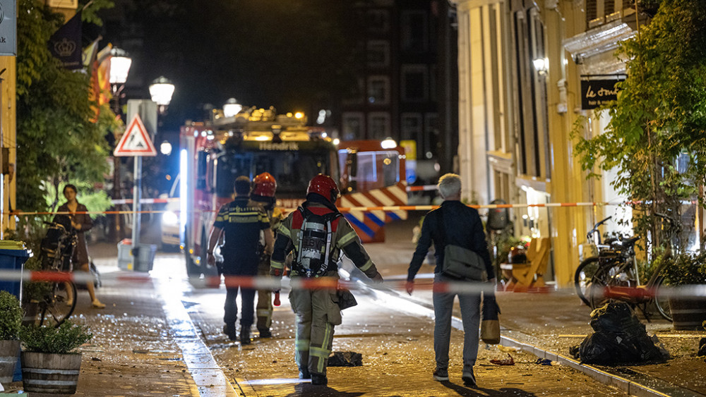 Amsterdamse Herenstraat Bezaaid Met Glas Na Explosie - NH Nieuws