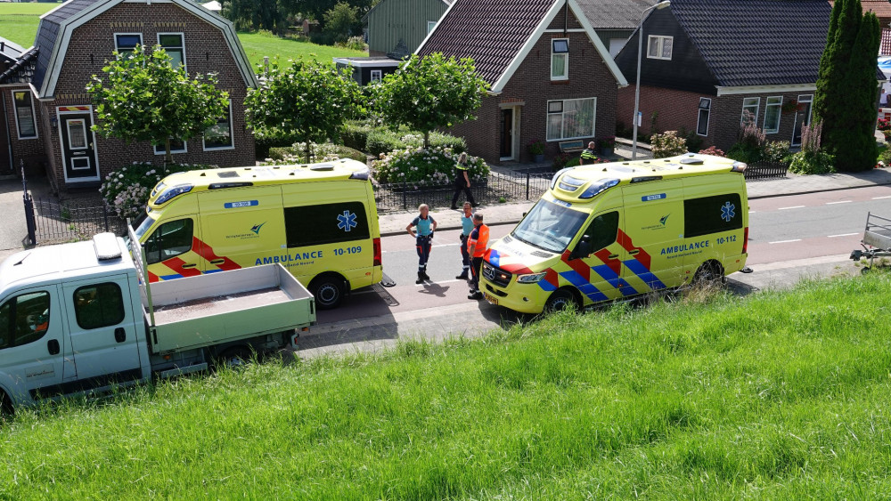 Man gewond bij ongeluk in Wervershoof, auto mogelijk doorgereden.
