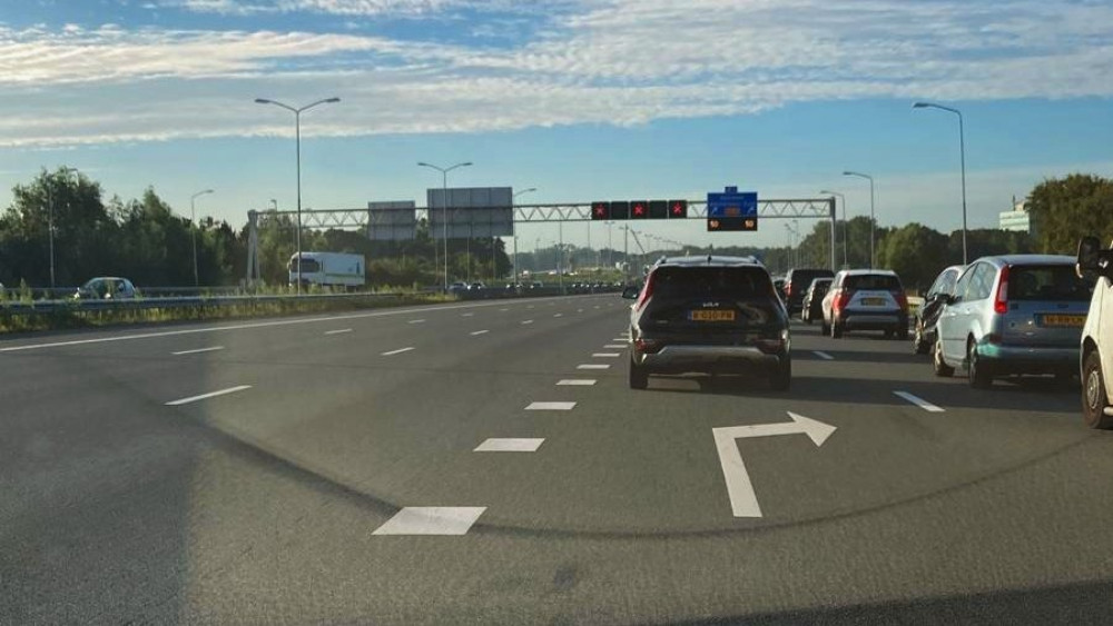A9 richting Amsterdam helemaal afgesloten door zwaar ongeluk bij Amstelveen.