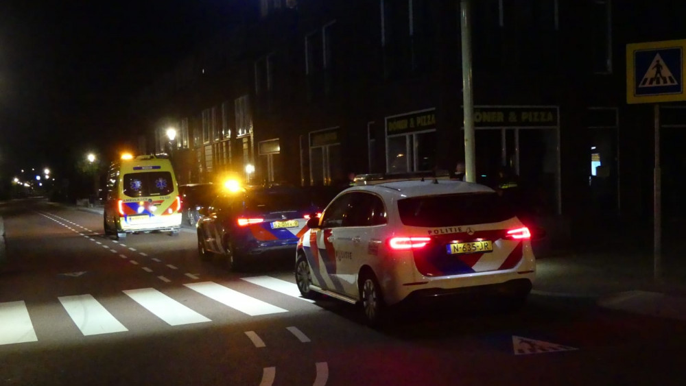 Voetganger mogelijk opzettelijk aangereden in Oostzaan, bestuurder bestelbus opgepakt.