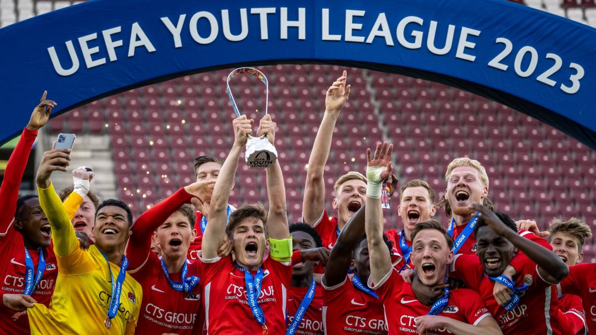 Van Wijdewormer naar Buenos Aires: amateurclubs trots op hun AZ-helden