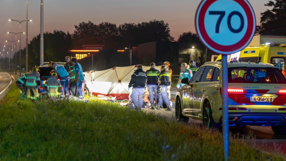 25-jarige Fietser Overleden Na Ongeluk Met Vrachtwagen In Oude Meer ...