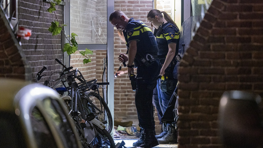 Achtste Explosie In Vijf Dagen: Portiek In Amsterdam-Geuzenveld Flink ...