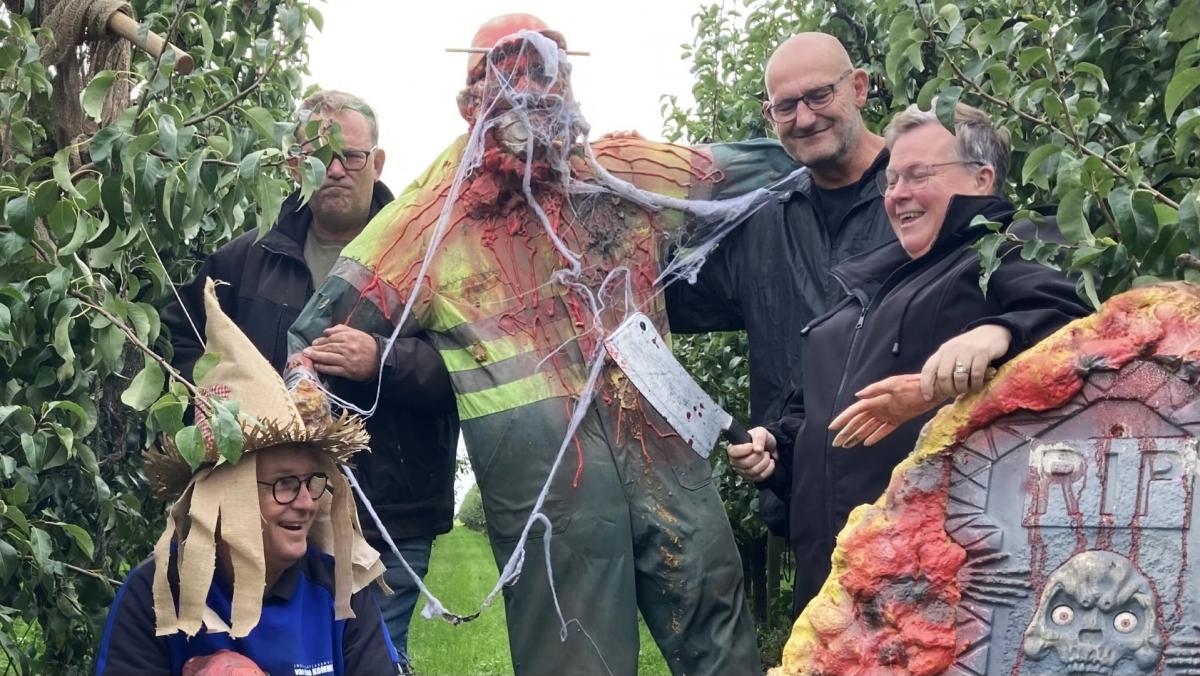 Huiveringwekkende spooktocht door perenboomgaarden in Nieuwe Niedorp