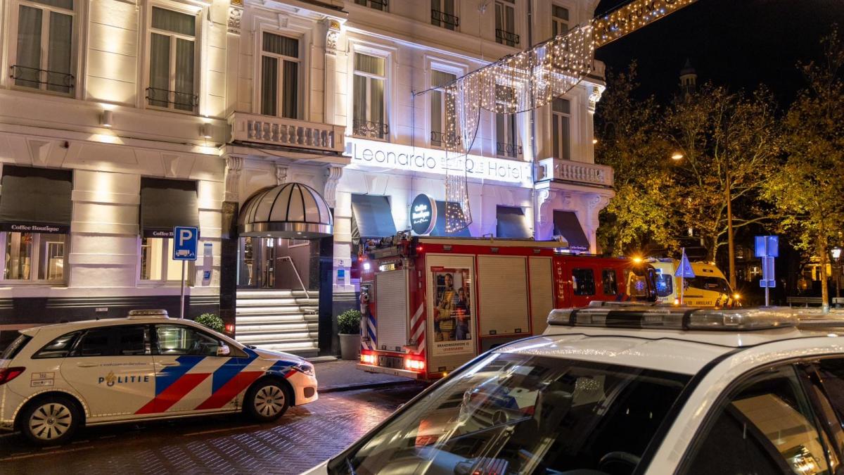 Uit hotel gehaald slachtoffer steekpartij werd op Nieuwendijk in Amsterdam-Centrum gestoken