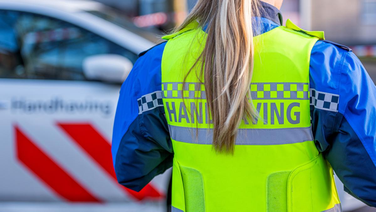 Boa onwel bij controle in bedrijfspand in Kortenhoef • Schuur verwoest bij brand in Kortenhoef