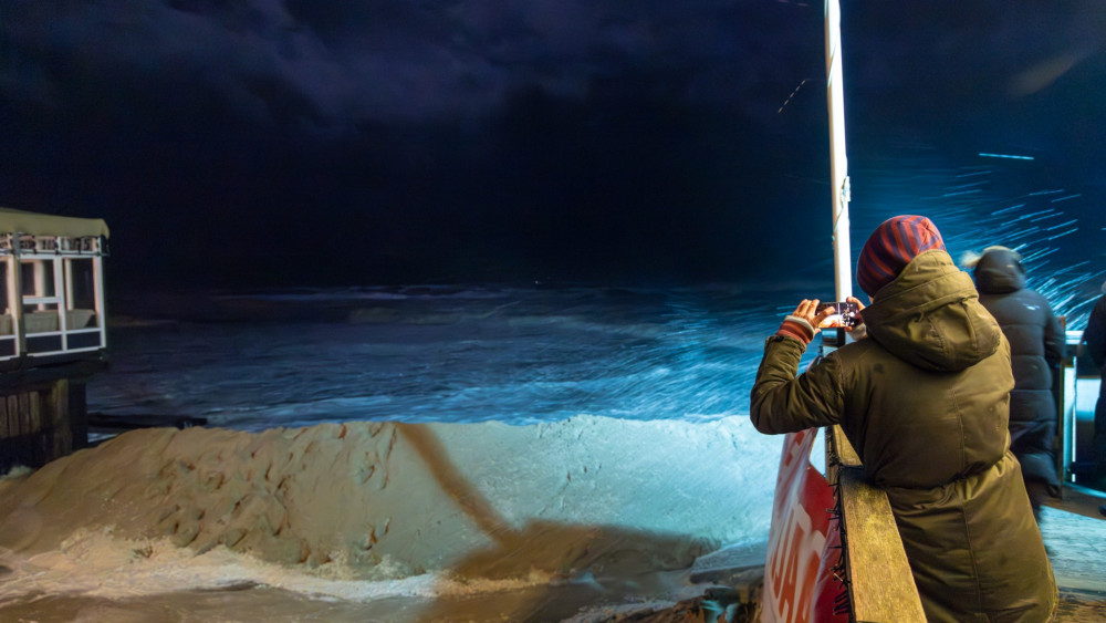 Egmond aan Zee houdt voeten nét aan droog na spannende nacht NH Nieuws