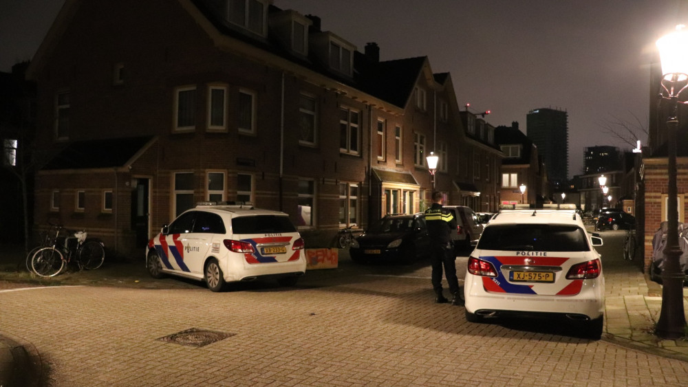 Explosief Door Vernielde Ruit Van Portiek In Amsterdam Gegooid - NH Nieuws