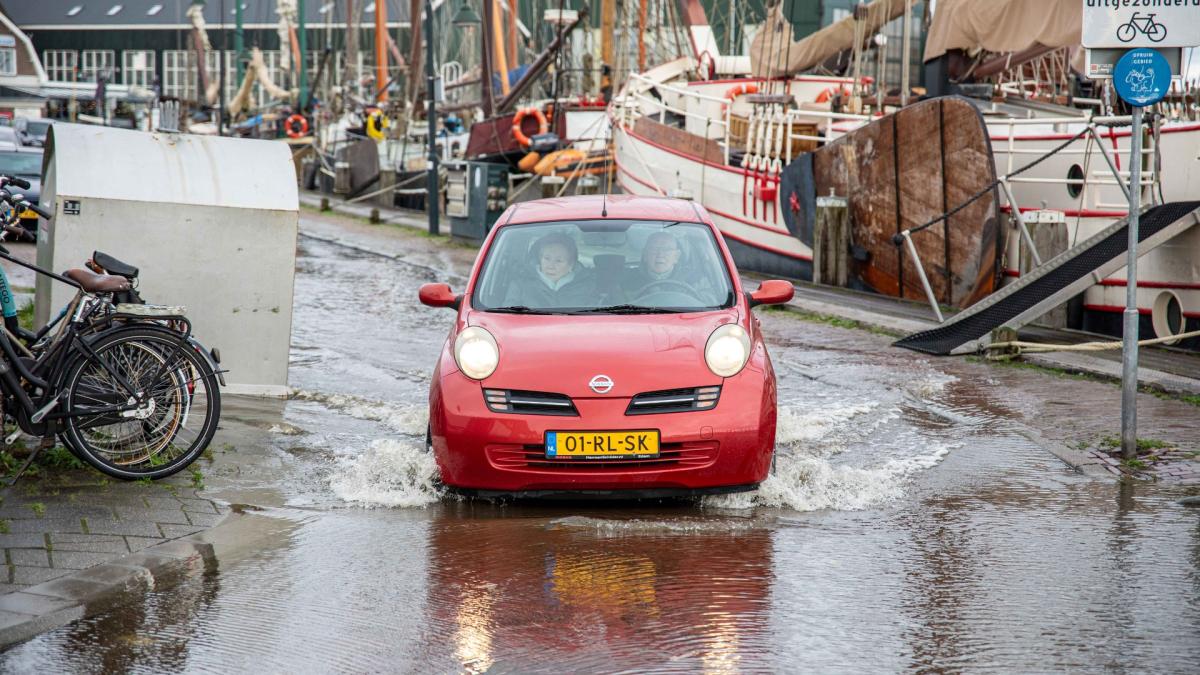 Het stormt: zó groot is de kans op natte voeten aan het IJssel- en Markermeer