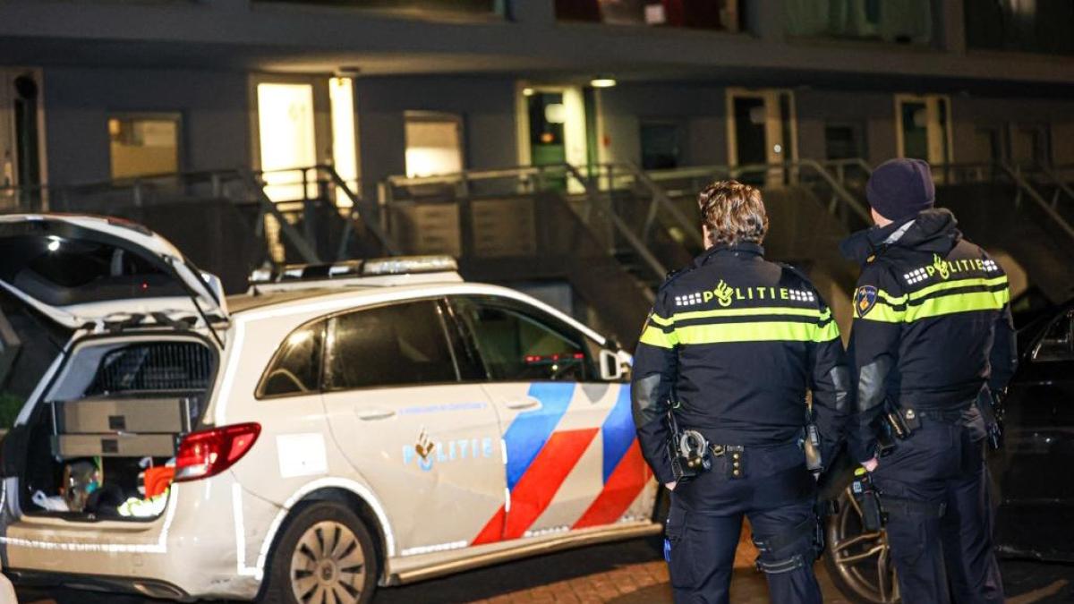 Explosie in Geuzenveld, straat afgezet